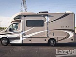2015 Thor Motor Coach Four Winds Photo #4