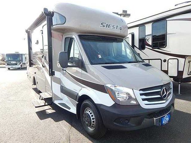 2015 Thor Motor Coach Four Winds Photo