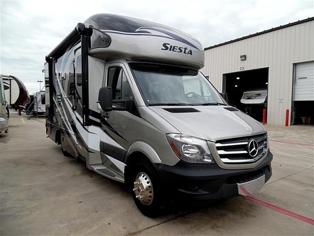 2015 Thor Motor Coach Four Winds Photo
