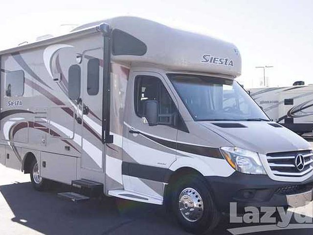 2015 Thor Motor Coach Four Winds Photo