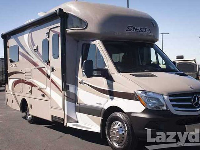 2015 Thor Motor Coach Four Winds Photo