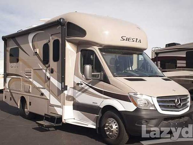 2015 Thor Motor Coach Four Winds Photo