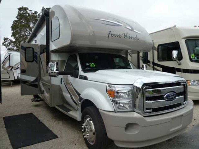 2015 Thor Motor Coach Four Winds Super C Photo