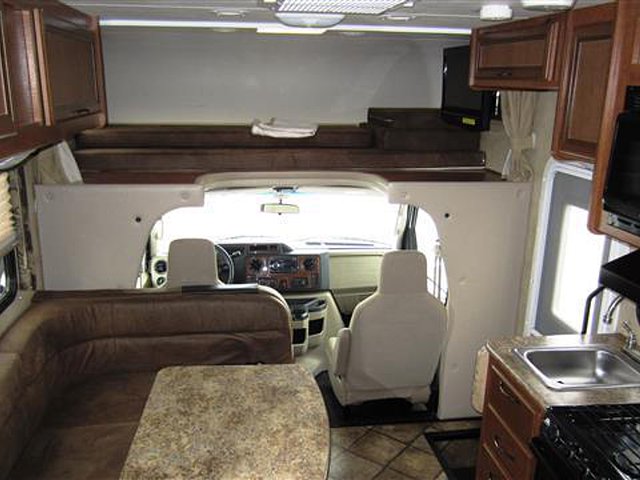 2014 Thor Motor Coach Freedom Elite Photo