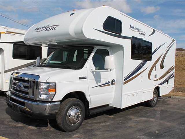 2015 Thor Motor Coach Freedom Elite Photo