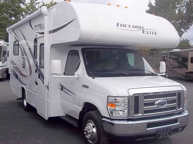 2015 Thor Motor Coach Freedom Elite Photo