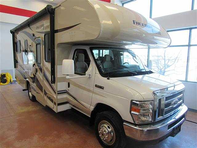 2015 Thor Motor Coach Freedom Elite Photo