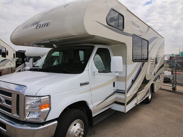2015 Thor Motor Coach Freedom Elite Photo