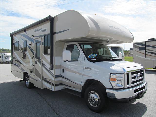 2016 Thor Motor Coach Freedom Elite Photo