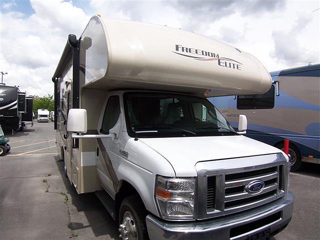 2016 Thor Motor Coach Freedom Elite Photo