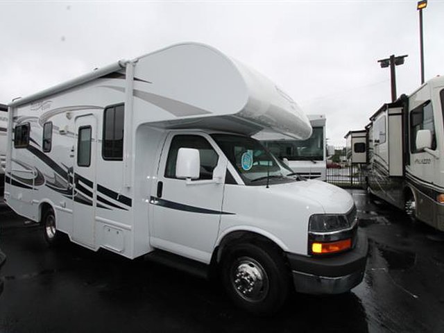 2013 Thor Motor Coach Freedom Elite Photo