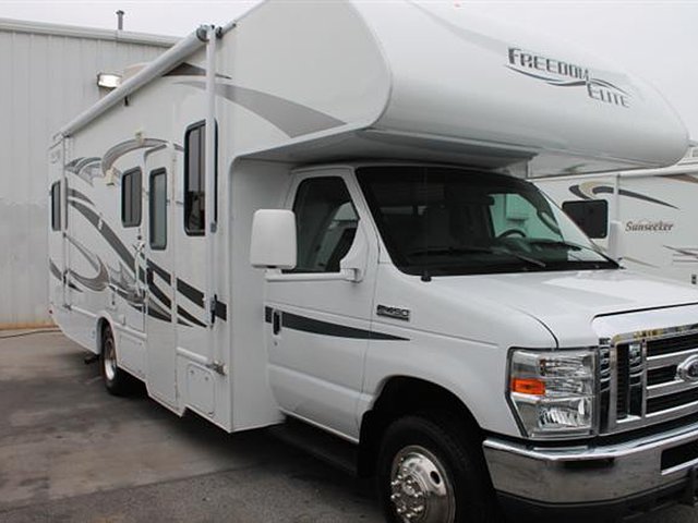 2011 Thor Motor Coach Freedom Elite Photo
