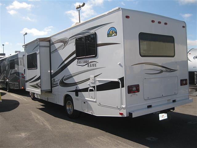 14 Thor Motor Coach Freedom Elite
