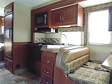 2015 Thor Motor Coach Freedom Elite Photo #13