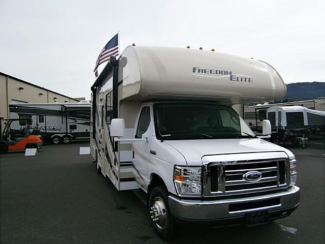 2015 Thor Motor Coach Freedom Elite Photo