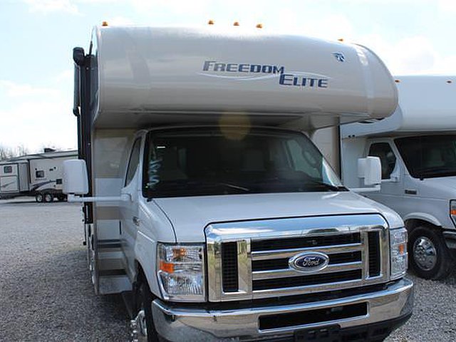 2015 Thor Motor Coach Freedom Elite Photo