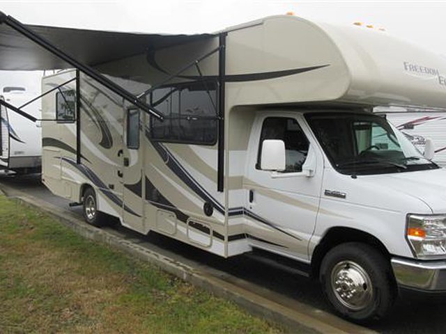 16 Thor Motor Coach Freedom Elite