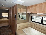 2015 Thor Motor Coach Hurricane Photo #8