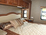 2015 Thor Motor Coach Hurricane Photo #7