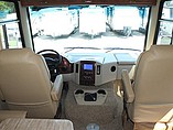 2015 Thor Motor Coach Hurricane Photo #10