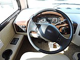 2015 Thor Motor Coach Hurricane Photo #19