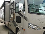 2015 Thor Motor Coach Hurricane Photo #2