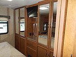 2015 Thor Motor Coach Hurricane Photo #17