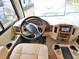 2015 Thor Motor Coach Hurricane Photo #8