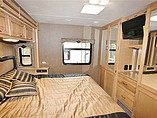 2015 Thor Motor Coach Hurricane Photo #13