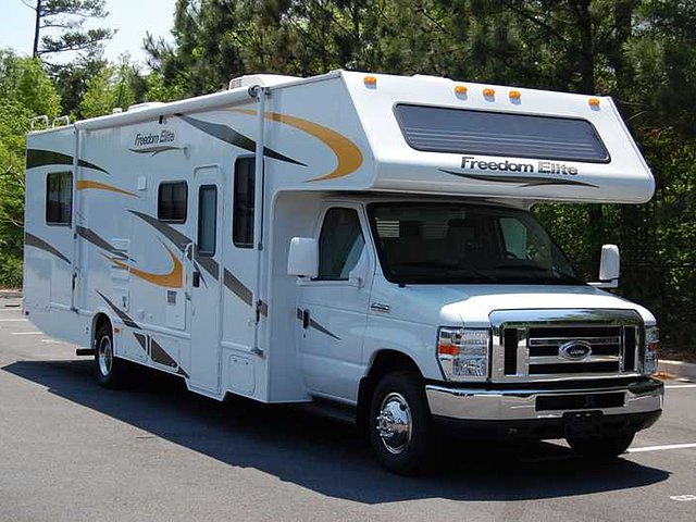 2011 Thor Motor Coach Freedom Elite Photo