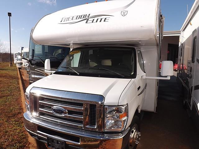 12 Thor Motor Coach Freedom Elite
