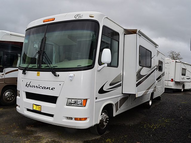 2008 Thor Motor Coach Hurricane Photo