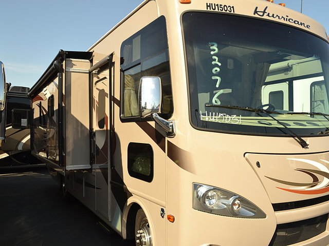 2015 Thor Motor Coach Hurricane Photo