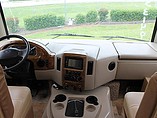 2016 Thor Motor Coach Hurricane Photo #6