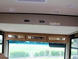 2016 Thor Motor Coach Hurricane Photo #12