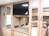 2016 Thor Motor Coach Hurricane Photo #18