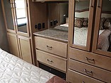 2016 Thor Motor Coach Hurricane Photo #19