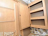 2016 Thor Motor Coach Hurricane Photo #29