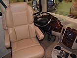 2013 Thor Motor Coach Hurricane Photo #12
