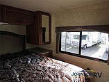 2011 Thor Motor Coach Hurricane Photo #27