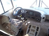 2004 Thor Motor Coach Hurricane Photo #6