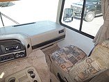 2004 Thor Motor Coach Hurricane Photo #7