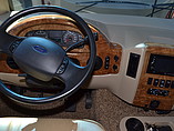 2015 Thor Motor Coach Hurricane Photo #5