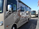 2015 Thor Motor Coach Hurricane Photo #3
