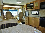 2015 Thor Motor Coach Hurricane Photo #18