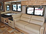 2015 Thor Motor Coach Hurricane Photo #12