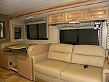 2015 Thor Motor Coach Hurricane Photo #6