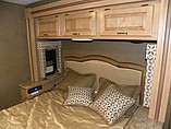 2015 Thor Motor Coach Hurricane Photo #12