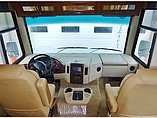 2015 Thor Motor Coach Hurricane Photo #8