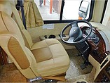 2015 Thor Motor Coach Hurricane Photo #9